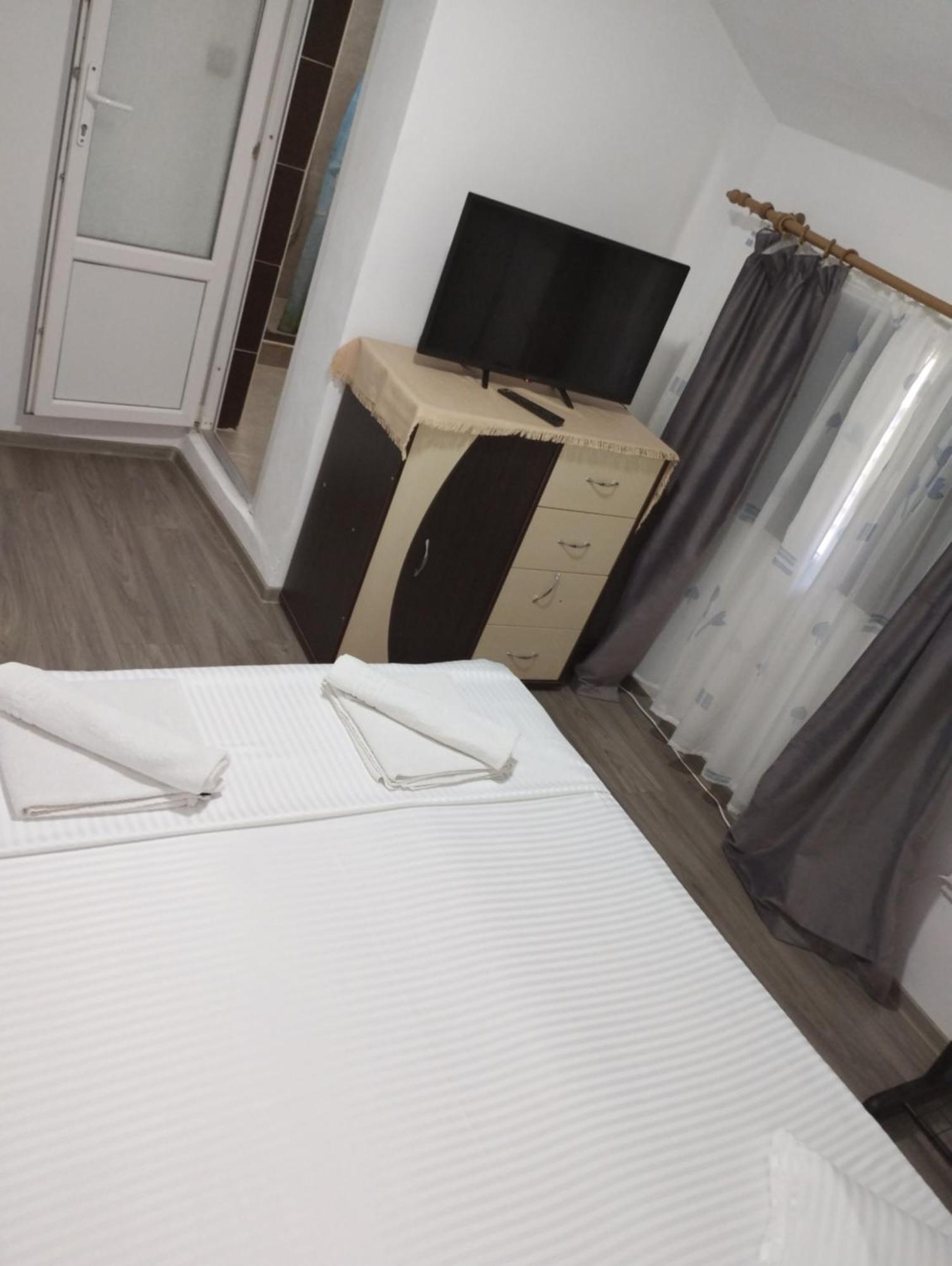 Hotel Casamarinela Orszowa Zewnętrze zdjęcie