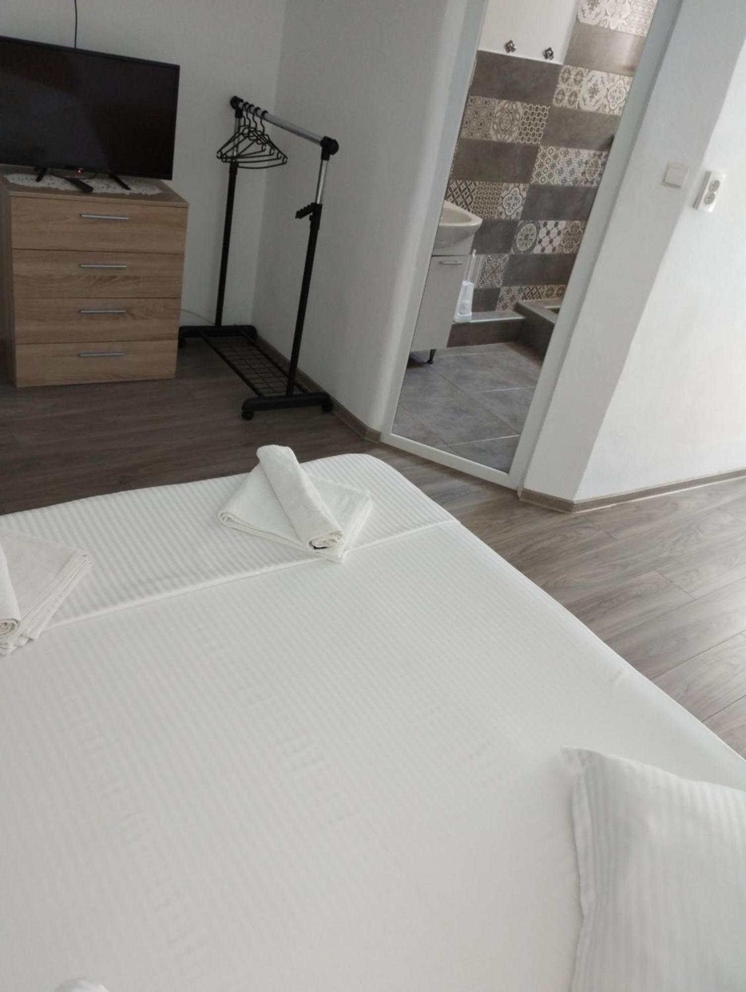 Hotel Casamarinela Orszowa Zewnętrze zdjęcie