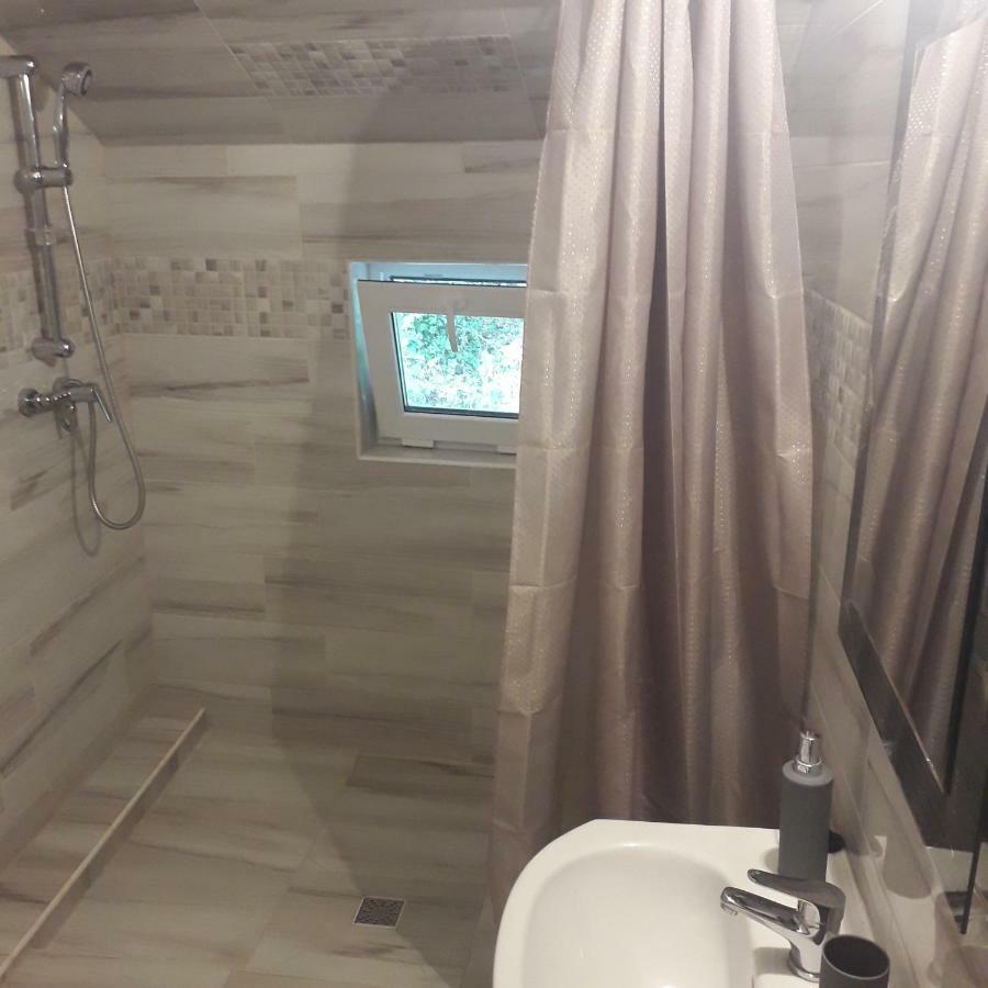Hotel Casamarinela Orszowa Zewnętrze zdjęcie
