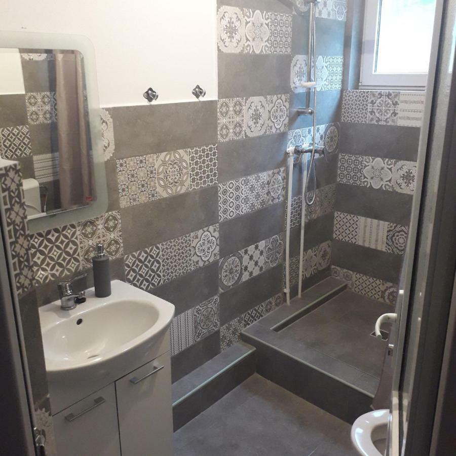 Hotel Casamarinela Orszowa Zewnętrze zdjęcie